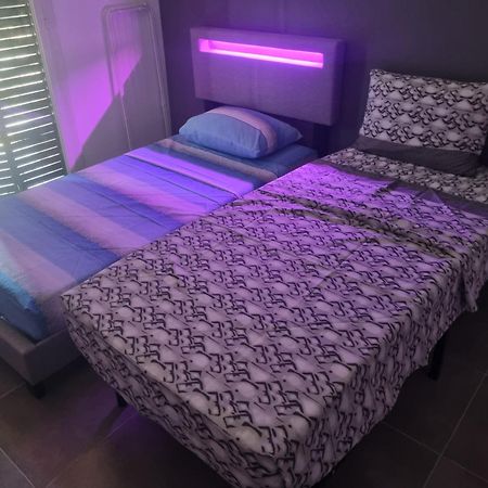 Chambre Privative Renove 2024, Climatisation, Tramway Sur Place , 12 Min Centre, 16 Min Plage, Apercu Lateral Mer, 2 Wc Avec 2 Salle De Bain, Private Room Renovated 2024, Air-Conditioned , Tram On Spot, 2 Toilets And 2 Bathrooms Ницца Экстерьер фото
