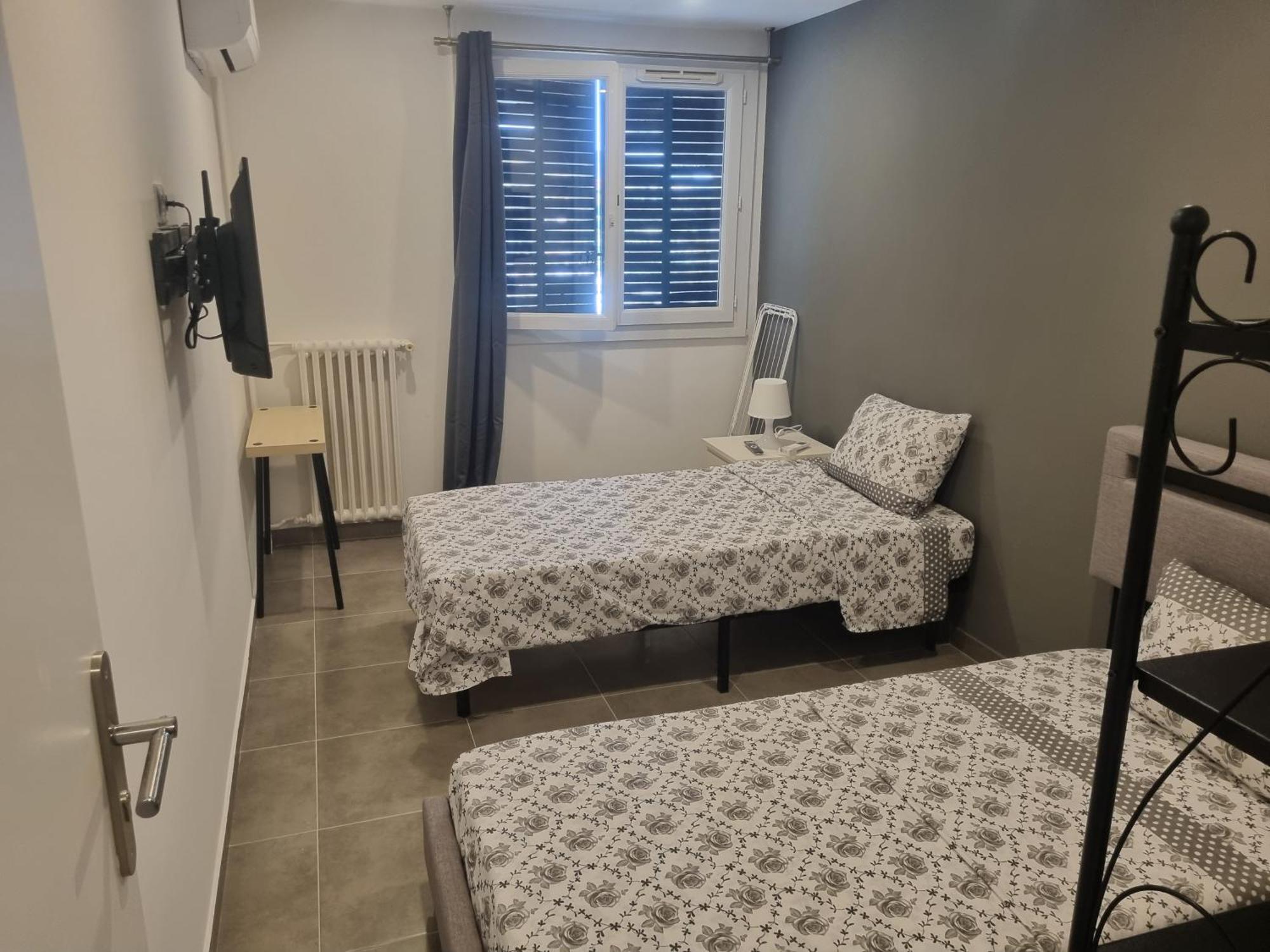Chambre Privative Renove 2024, Climatisation, Tramway Sur Place , 12 Min Centre, 16 Min Plage, Apercu Lateral Mer, 2 Wc Avec 2 Salle De Bain, Private Room Renovated 2024, Air-Conditioned , Tram On Spot, 2 Toilets And 2 Bathrooms Ницца Экстерьер фото