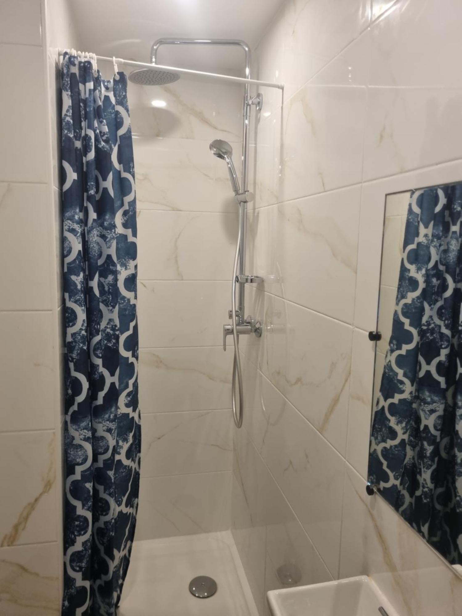 Chambre Privative Renove 2024, Climatisation, Tramway Sur Place , 12 Min Centre, 16 Min Plage, Apercu Lateral Mer, 2 Wc Avec 2 Salle De Bain, Private Room Renovated 2024, Air-Conditioned , Tram On Spot, 2 Toilets And 2 Bathrooms Ницца Экстерьер фото